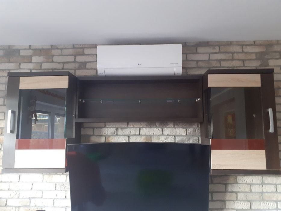 Witryna Soneo wisząca z podświetleniem 2 szt