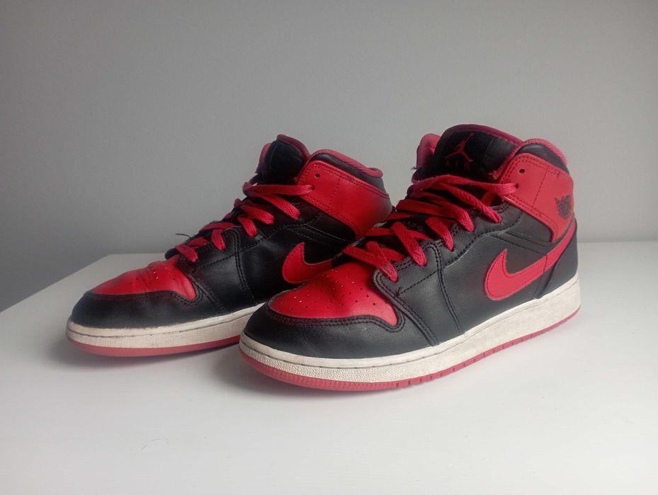 Buty oryginalne Air Jordan 1 MID (GS) rozmiar 40 do koszykówki