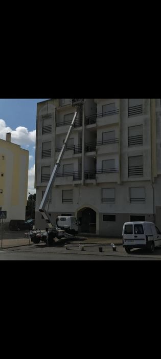 Vendo plataforma elevatória com alcance de 22mt