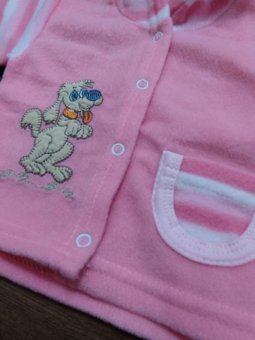 Polarowa bluza niemowlęca dla dziewczynki R.62 jasny róż piesek