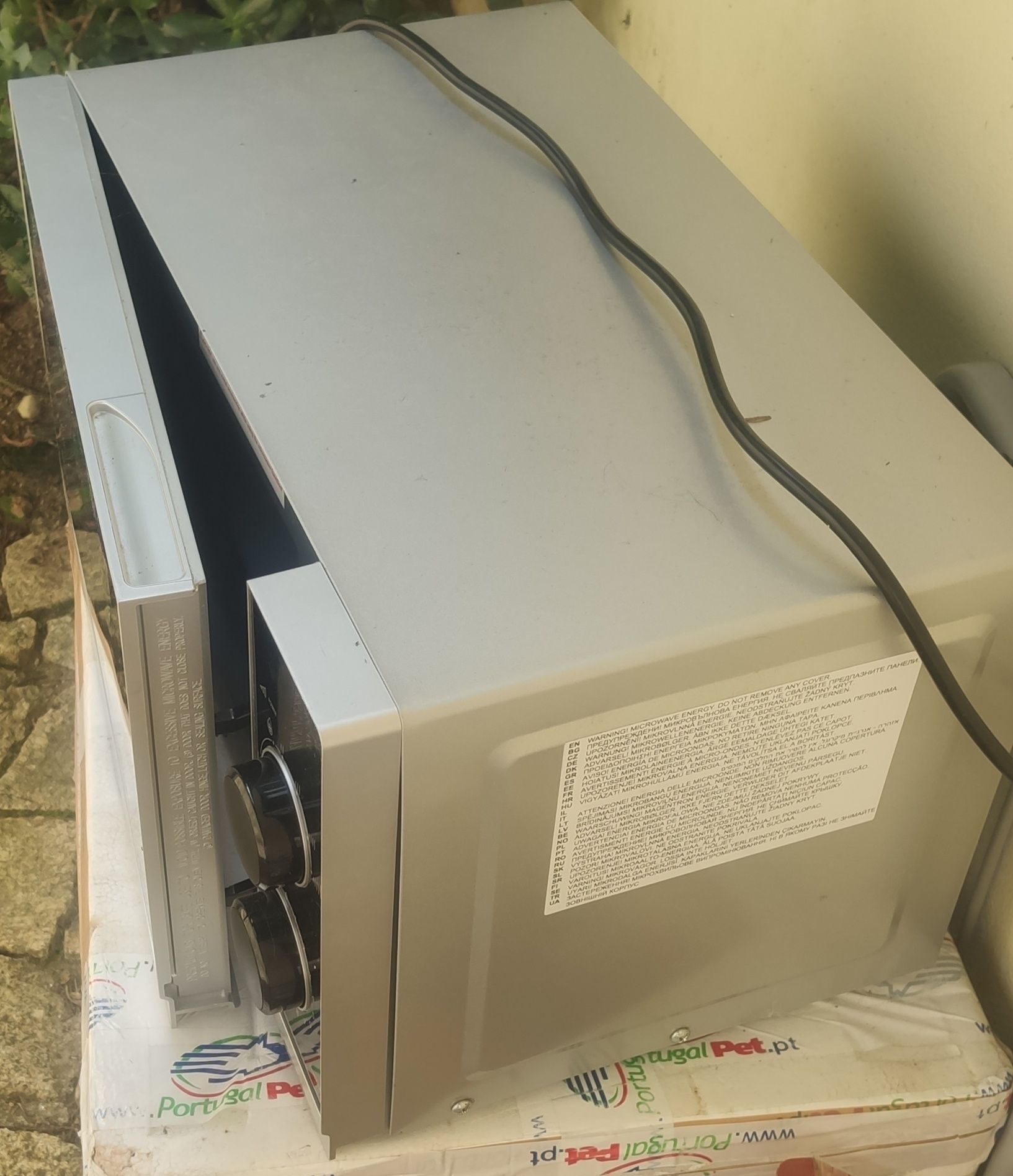 Para Peças - Micro-Ondas Sharp YC-PS201AE-S (20 L - Cinzento)