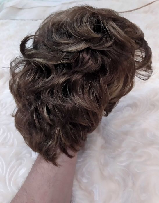 Парик женский короткий