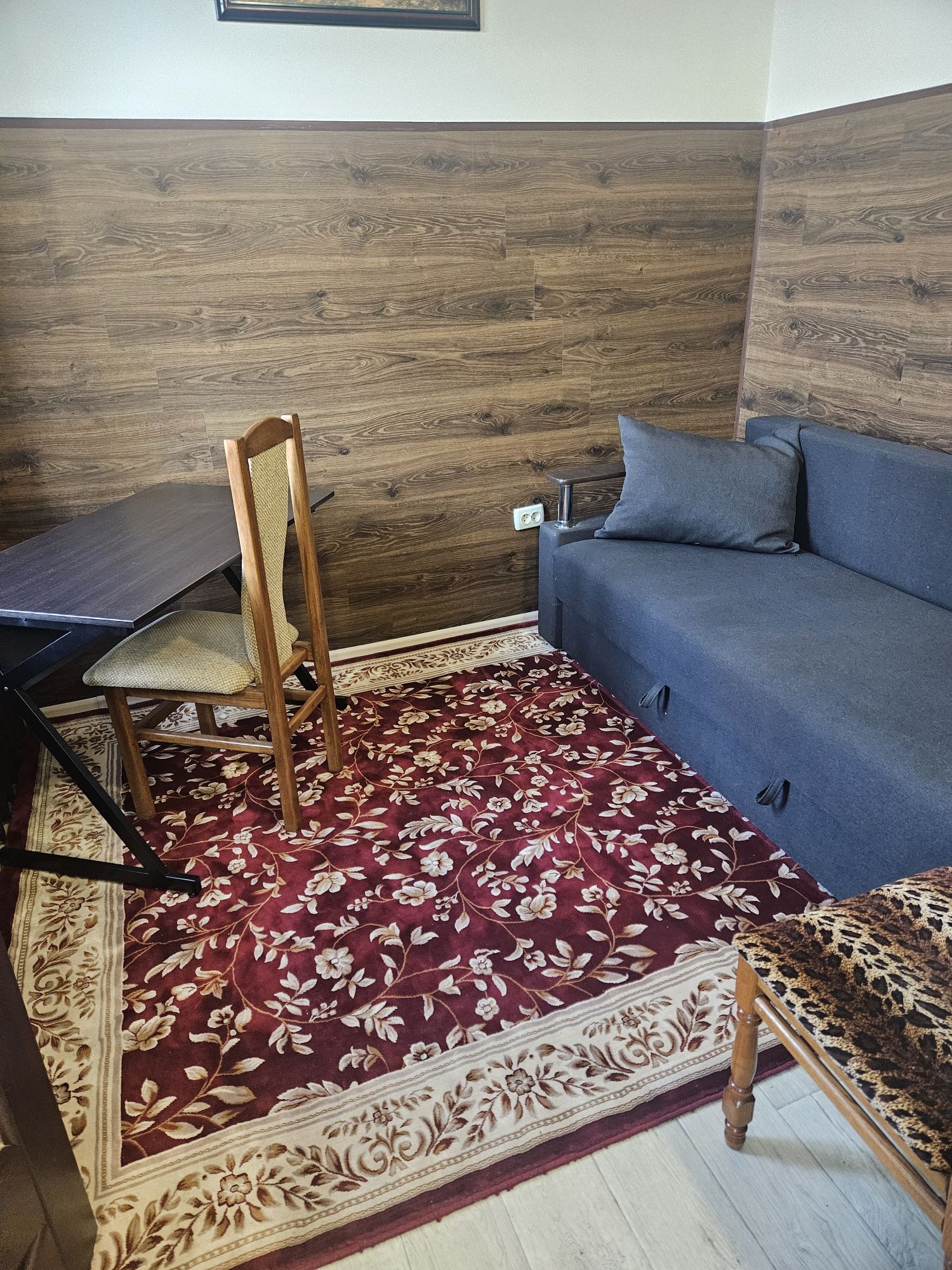Сдаю отличную 2х к.квартиру в центре, автопарковка