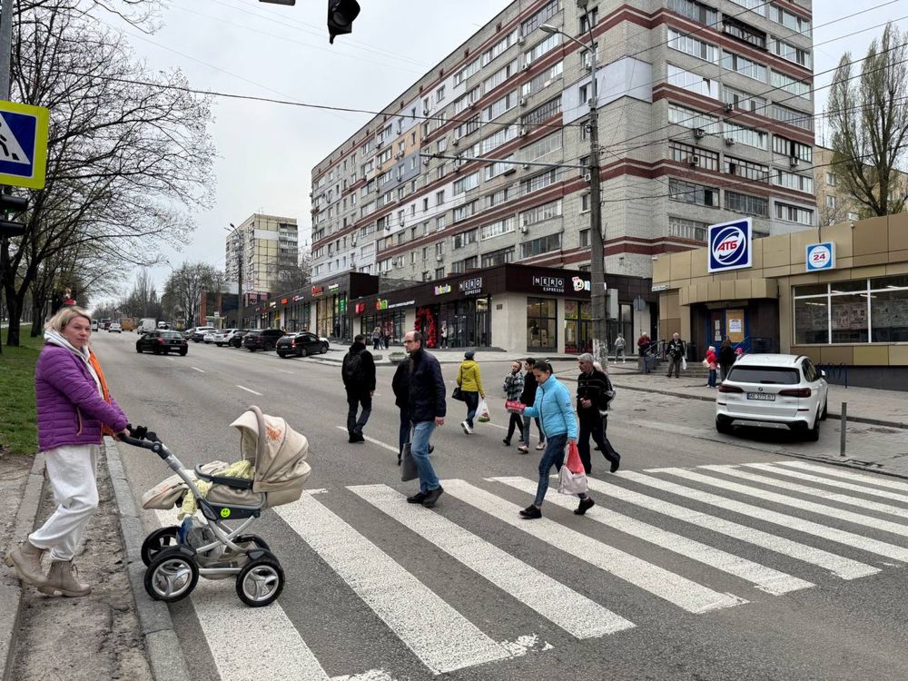 Новий ТЦ "Ювілейний" біля АТБ - м. Дніпро, пр. Поля 42