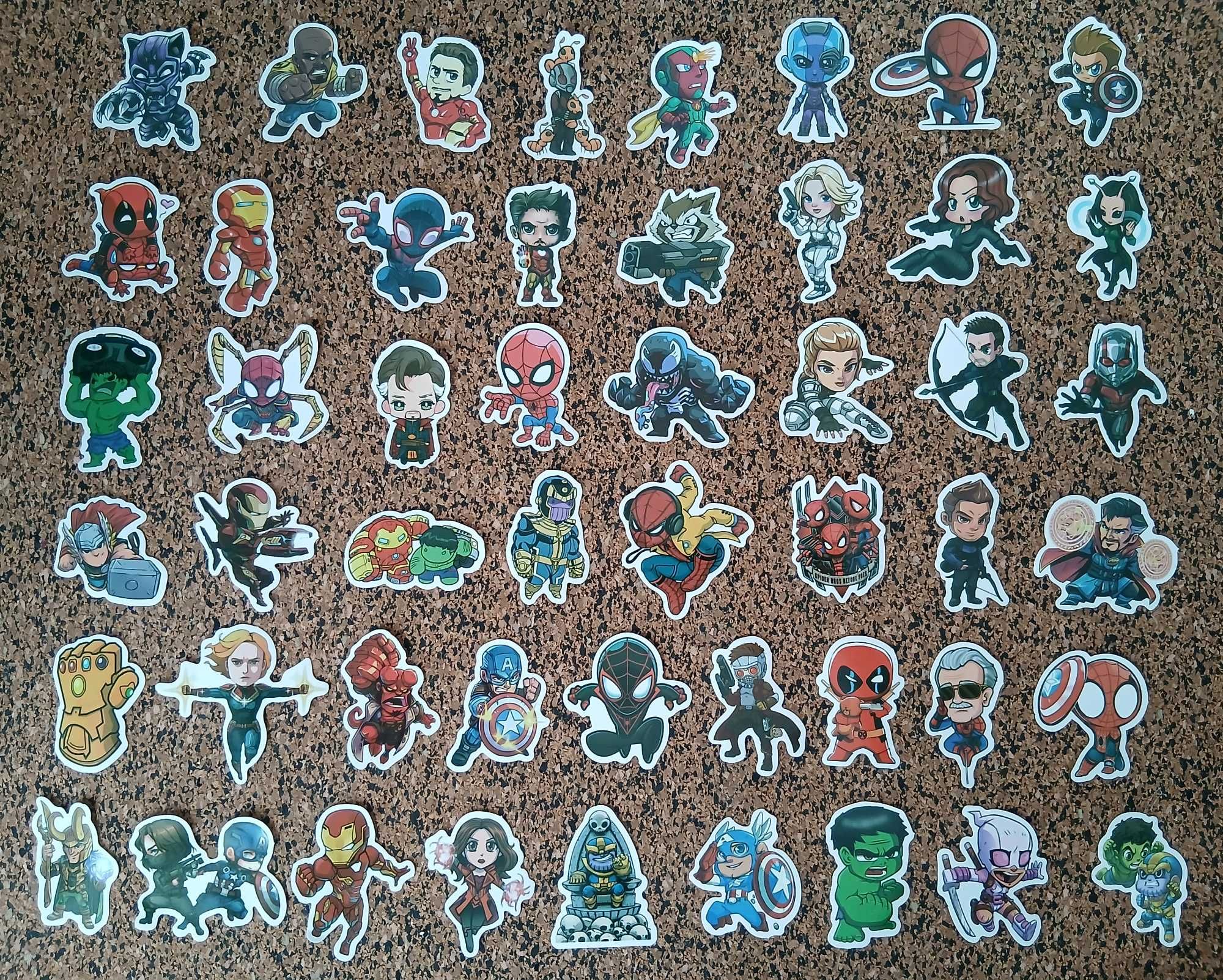 Lote de 50 autocolantes - Super Heróis