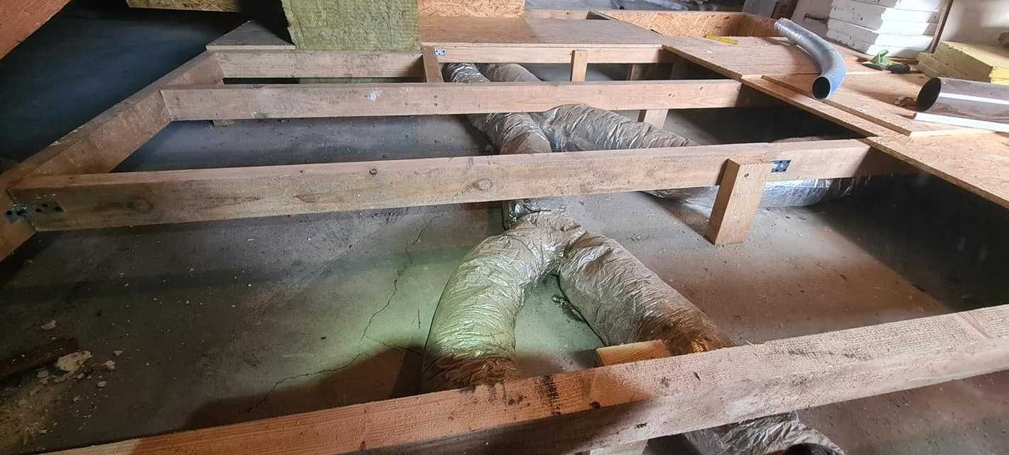 OCIEPLANIE PODDASZY CELULOZĄ Naprawa uzupełnianie izolacji dachu strop