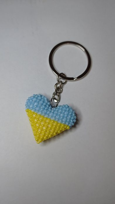 Патріотичний брелок.Вироби з бісеру.
