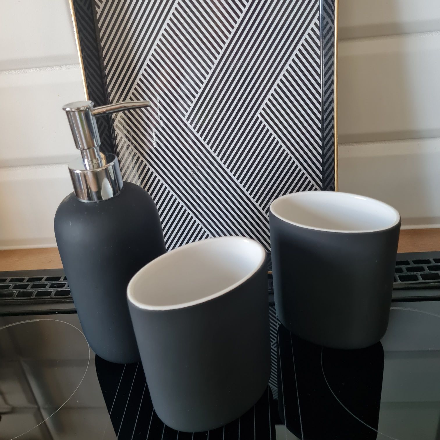 Ikea Ekoln kubki na szczoteczki kamionka czarny dozownik GRATIS 3 szt