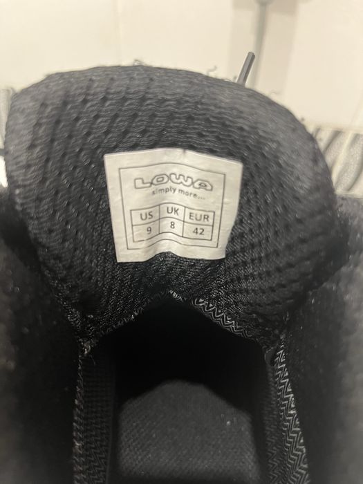 Продам зимові черевики Lowa