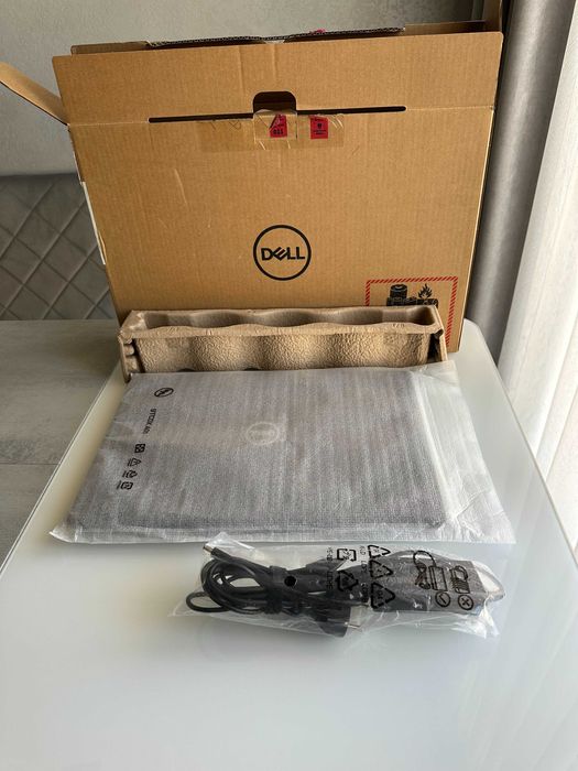 Ноутбук Dell Inspiron 3582 15.6 AG/Intel N4000 2.6GHz/4GB DDR4/500GB