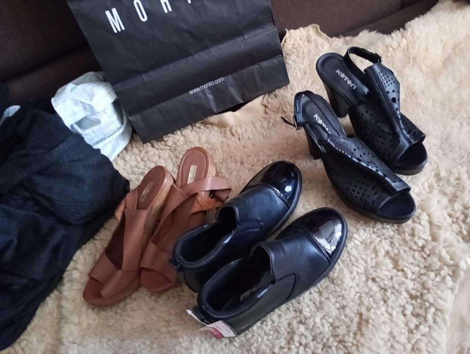 Новая обувь 38,39 за все цена лот