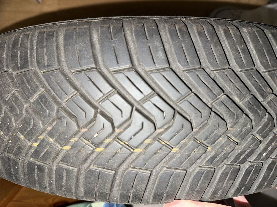 Opony całoroczne Continental 165/70 R14 – 3 sztuki, dobry stan