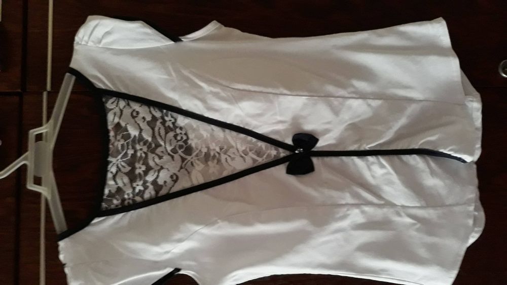 белая блузка