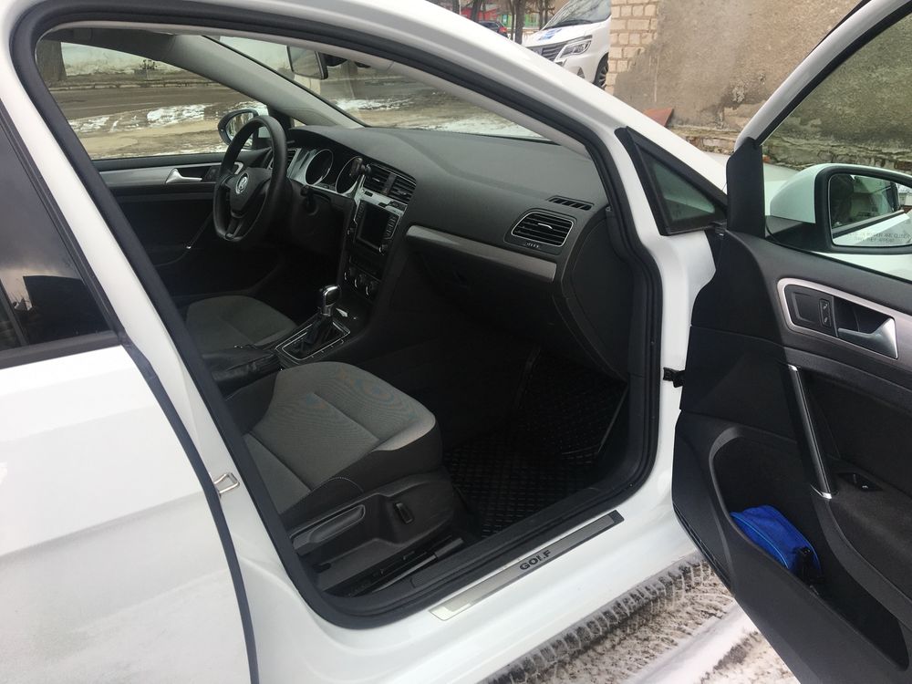 Volkswagen E-Golf 2016