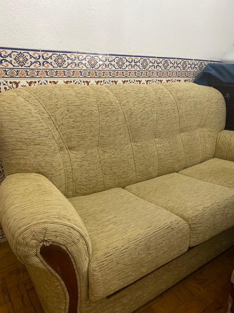 Sofa cama em bom estado conservacao medidas 1,90