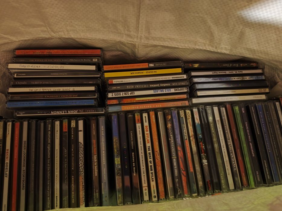 Vendo cerca de 300 CDs