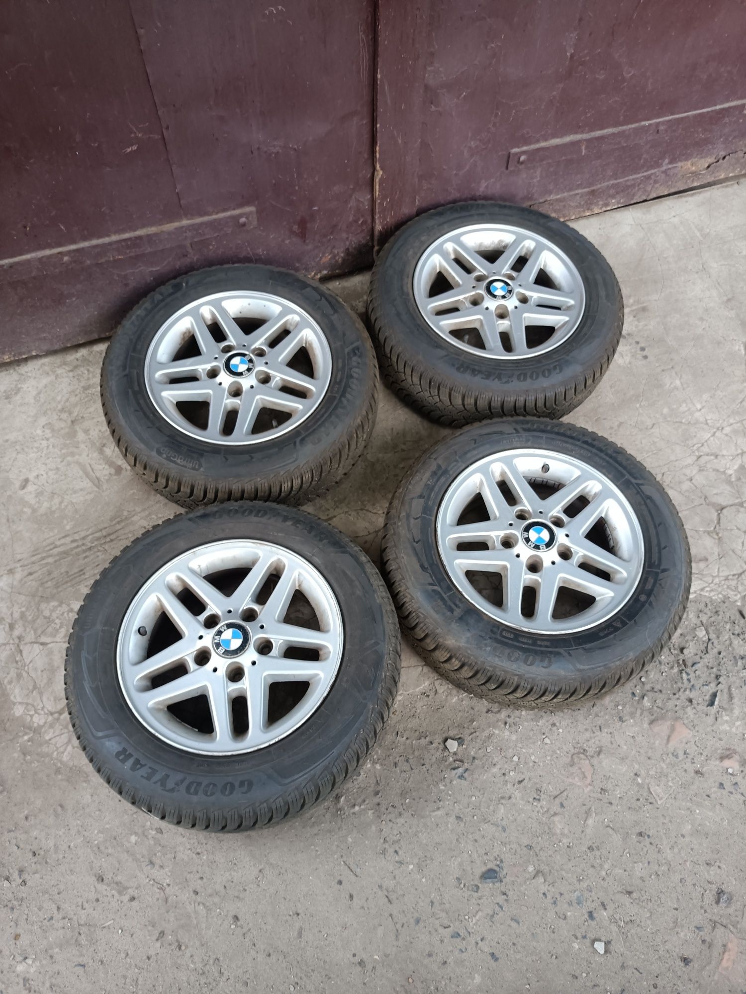Колеса bmw 195х65х15 Goodyear Ultragrip