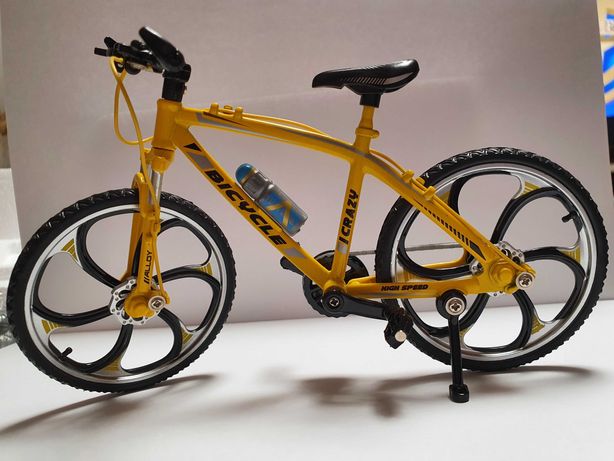 Модель спортивного велосипеда фингербайк