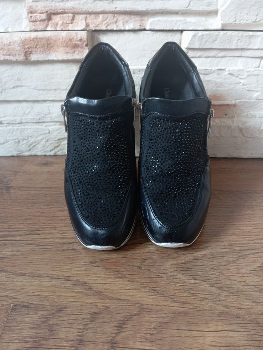 Buty Clara Barson czarne slip-ony z kryształkami R. 36