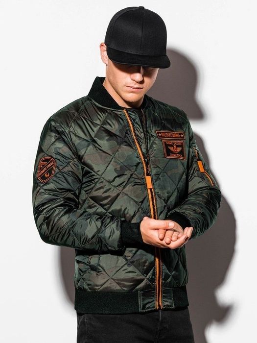 Стильна чоловіча куртка-бомбер