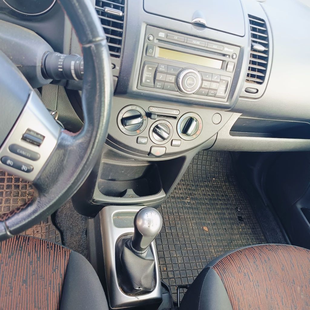 Nissan note1.4i  2009r kolor C30G na części