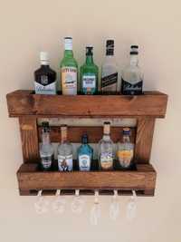 Bar de parede para garrafas e copos