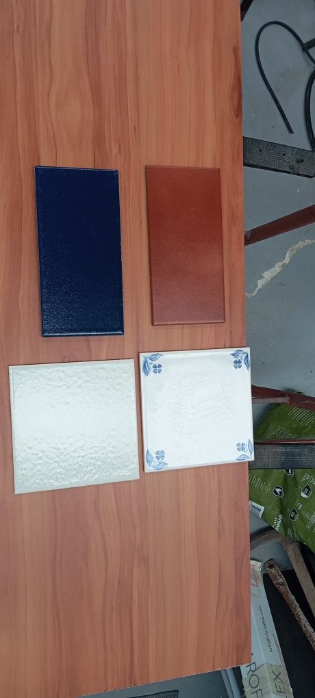 Vendo azulejos variados até o stock acabado
