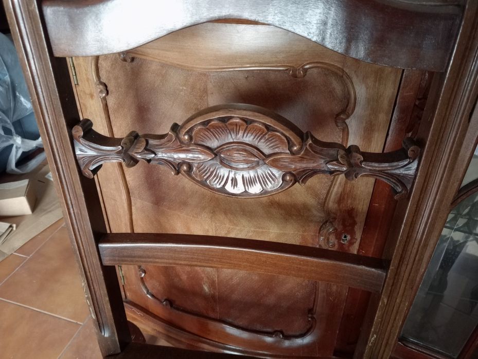 Cadeiras estofadas, clássicas