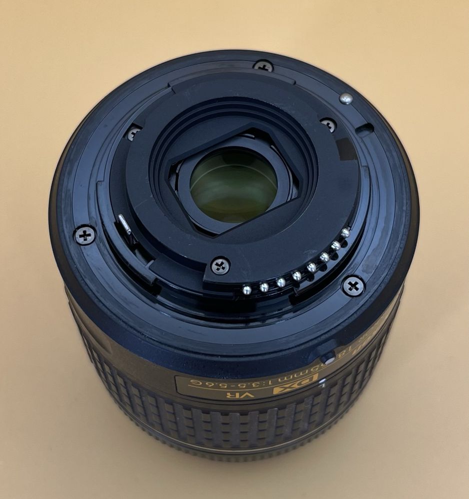 Nikon D5500 + 18-55 AF-P VR