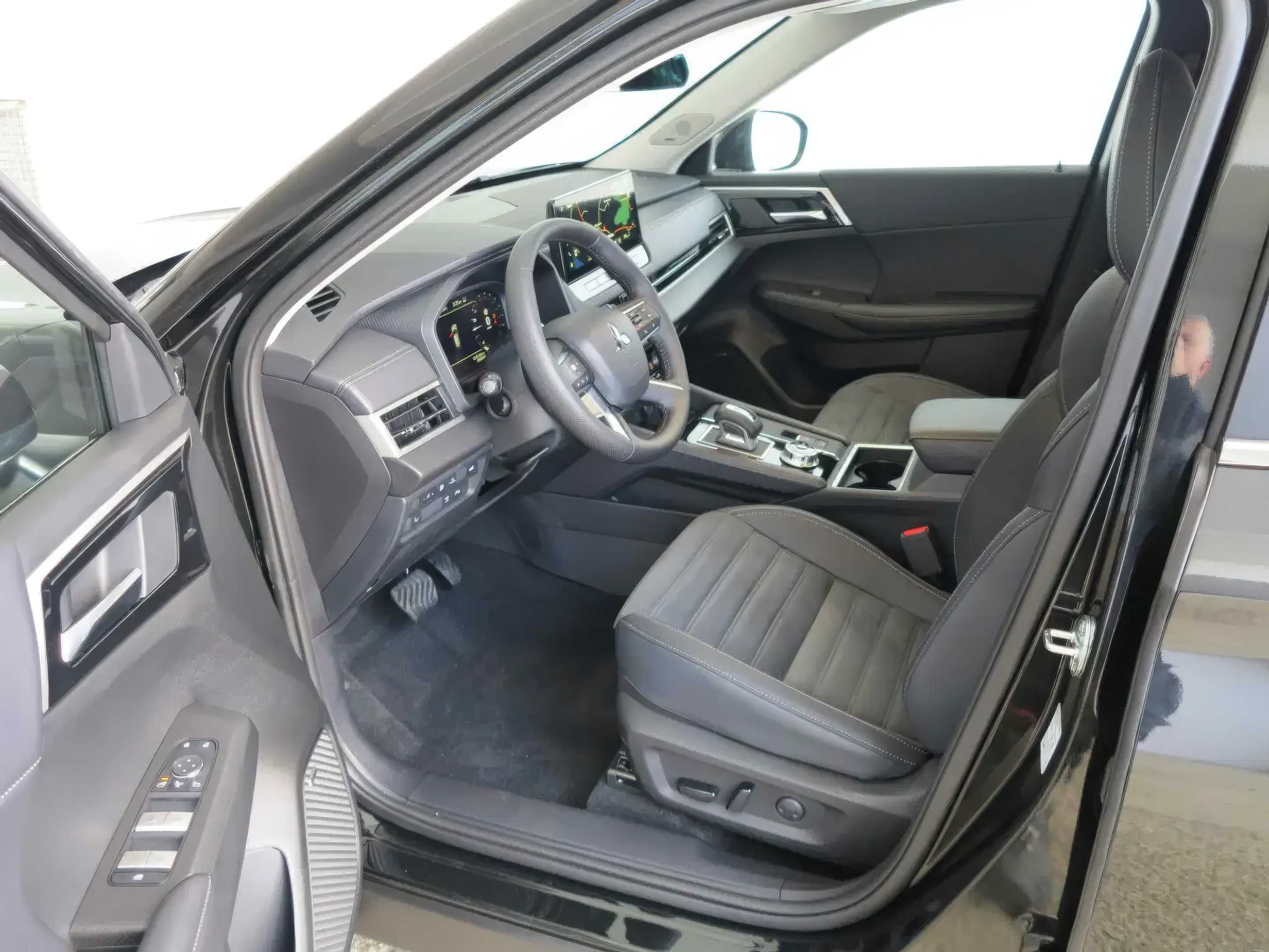 2023 Mitsubishi Outlander PHEV SEL