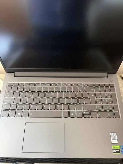 Portatil Gaming Lenovo LOQ  15IAX9E-923