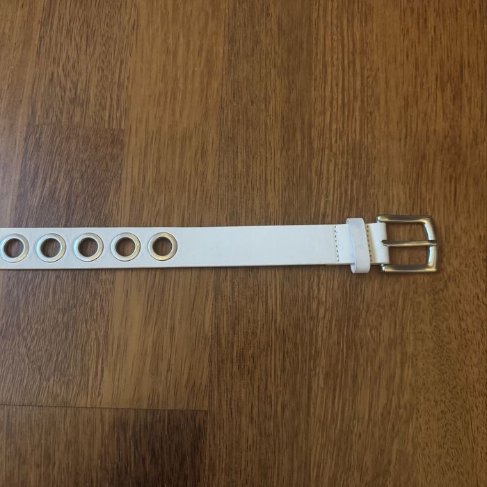 biały pasek do spodni z ćwiekami bershka