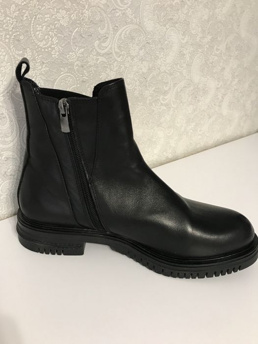 Черевики жіночі