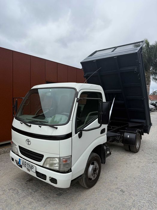 Toyota dyna tribasculante