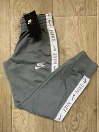 Спортивні штани NIKE G NSW TRK TRICOT