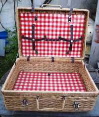плетенный  чемоданчик от набора  для  пикника