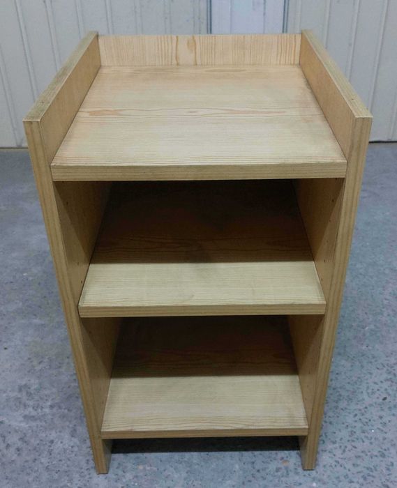 Pequena estante - mesinha