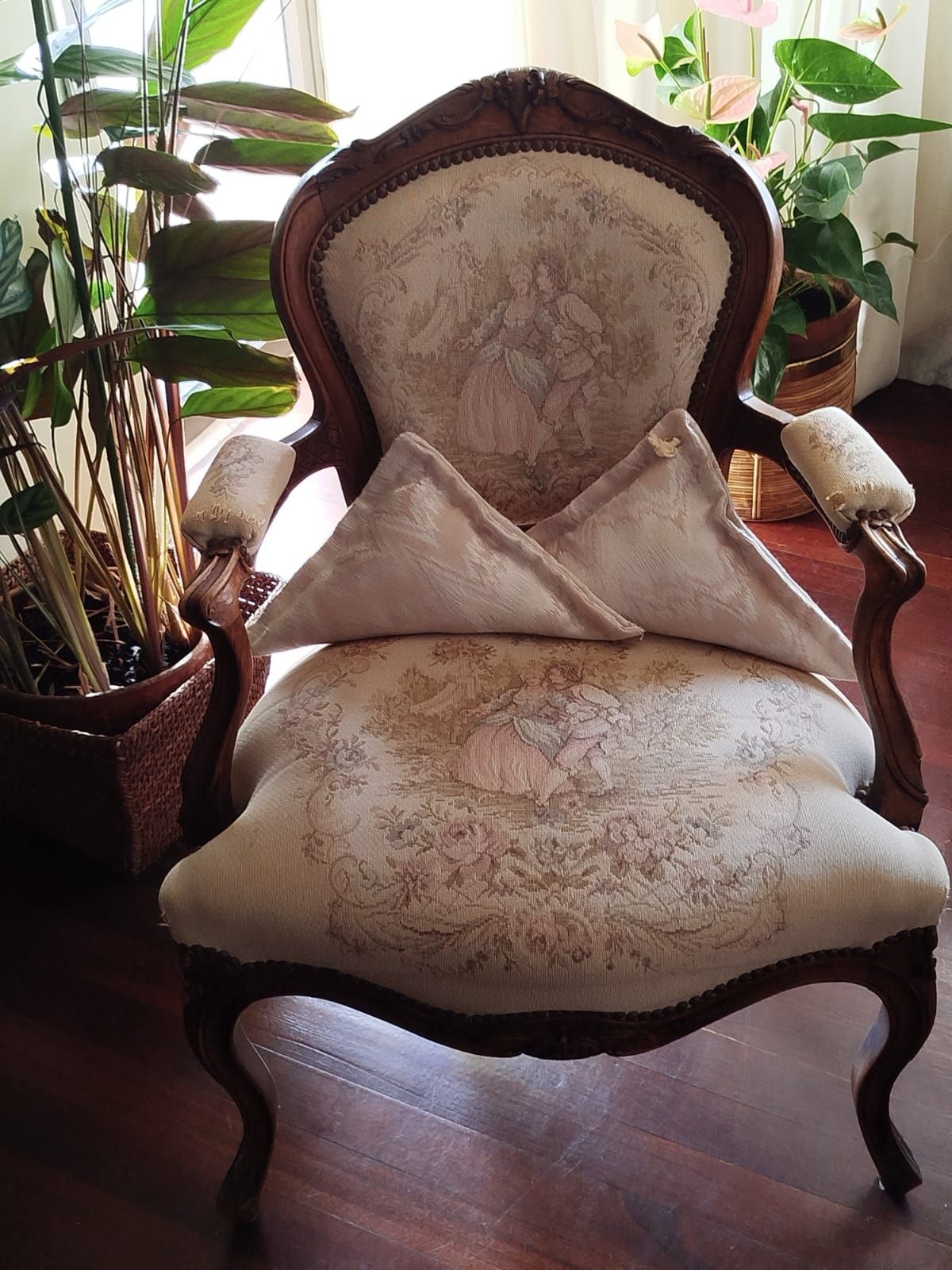 Conjunto terno vintage e 2 cadeirões
