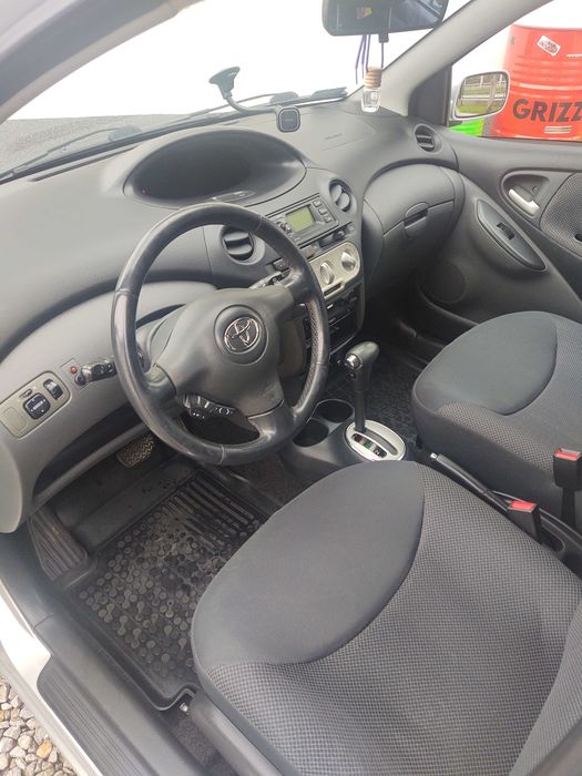 Toyota Yaris 2004r