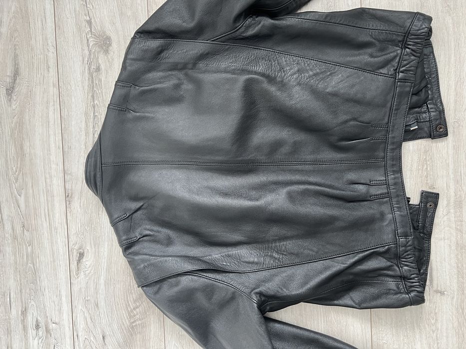 Шкіряна куртка бомбер