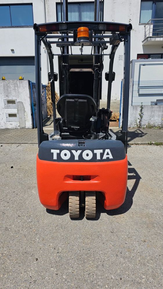 Empilhador Toyota eletrico 8fbet16