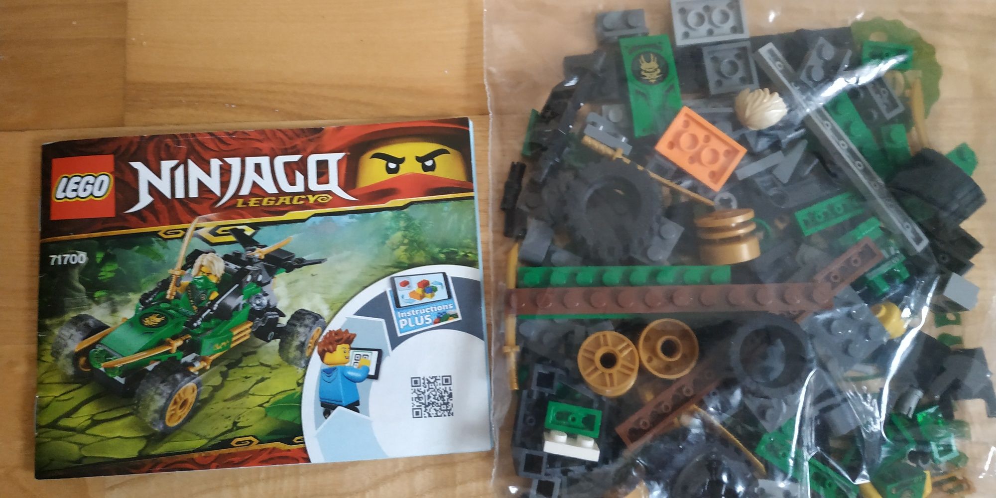 127 elementów LEGO Ninjago 71700 Dżunglowy Ścigacz