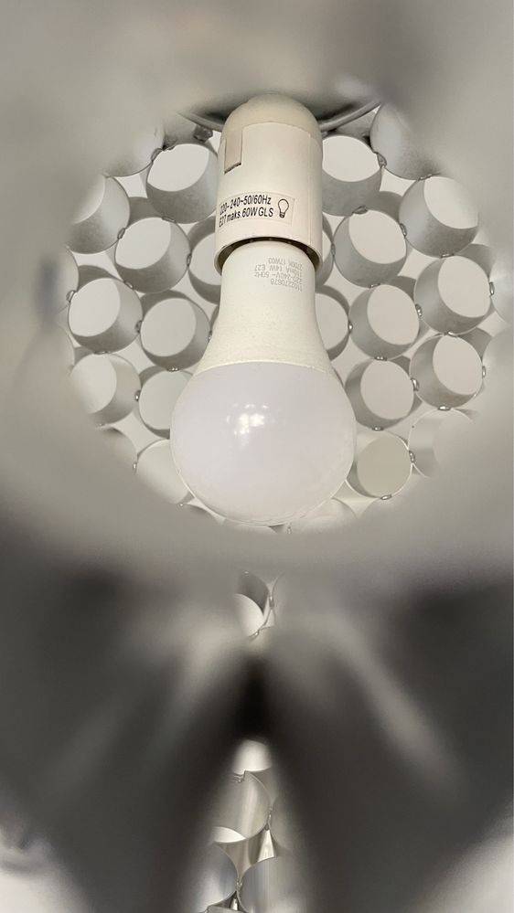 Lampa srebrna kula