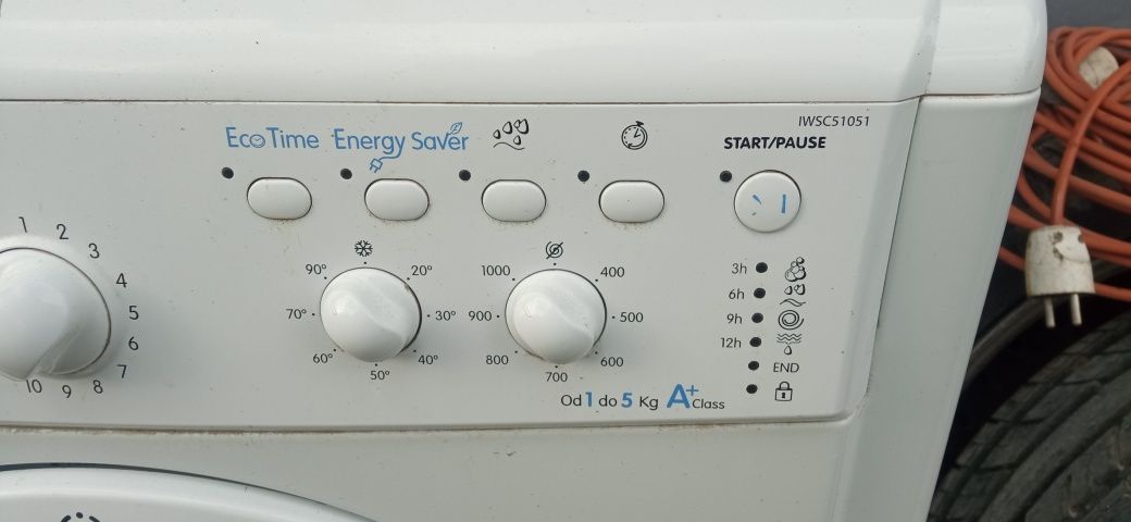 Pralka Indesit IWSC51051