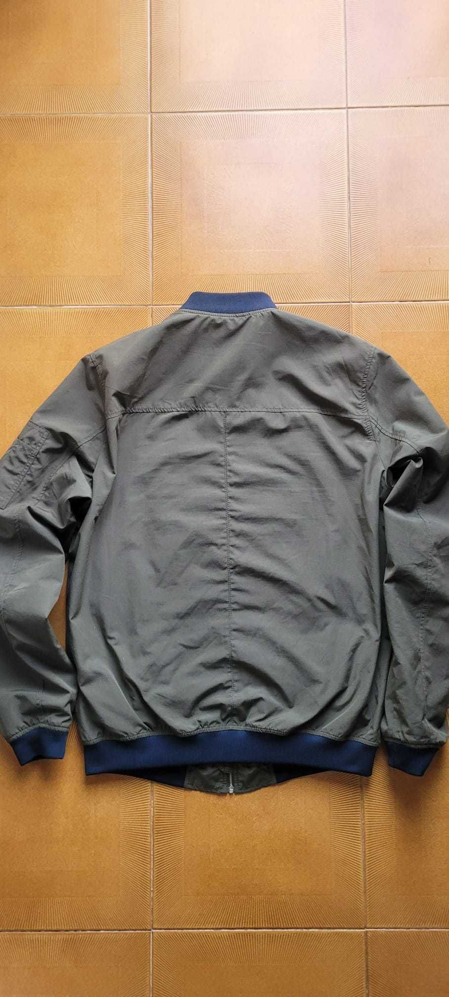 Casaco Bomber Jacket (Medium) - Olive Green (Pull&Bear)