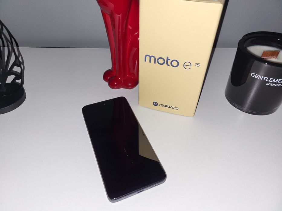 Miesięczna Motorola Moto E15