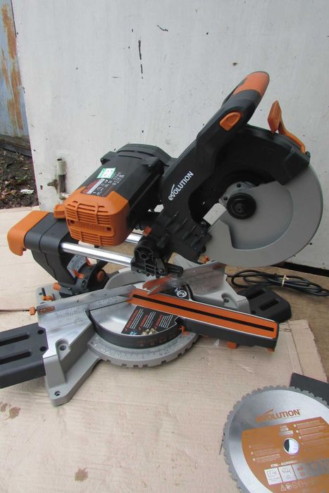 Пила торцовочна, ремінна торцовка з протяжкой EVOLUTION R255SMS-DB Анг