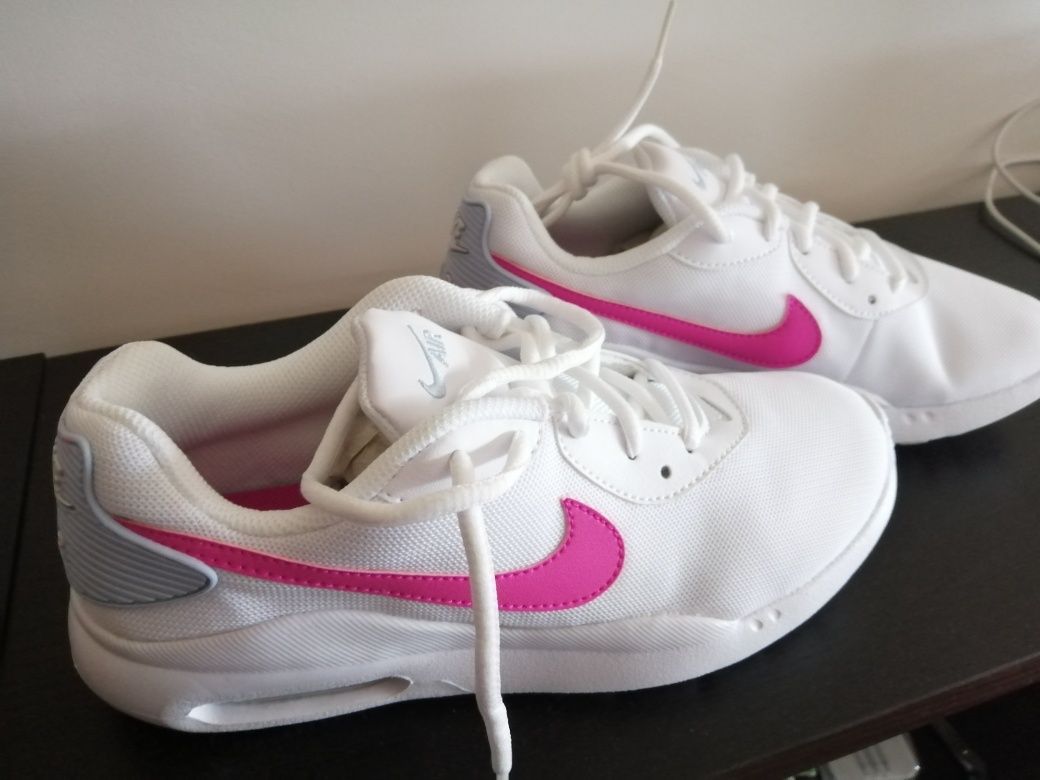 Sapatilhas Nike Air max oketo