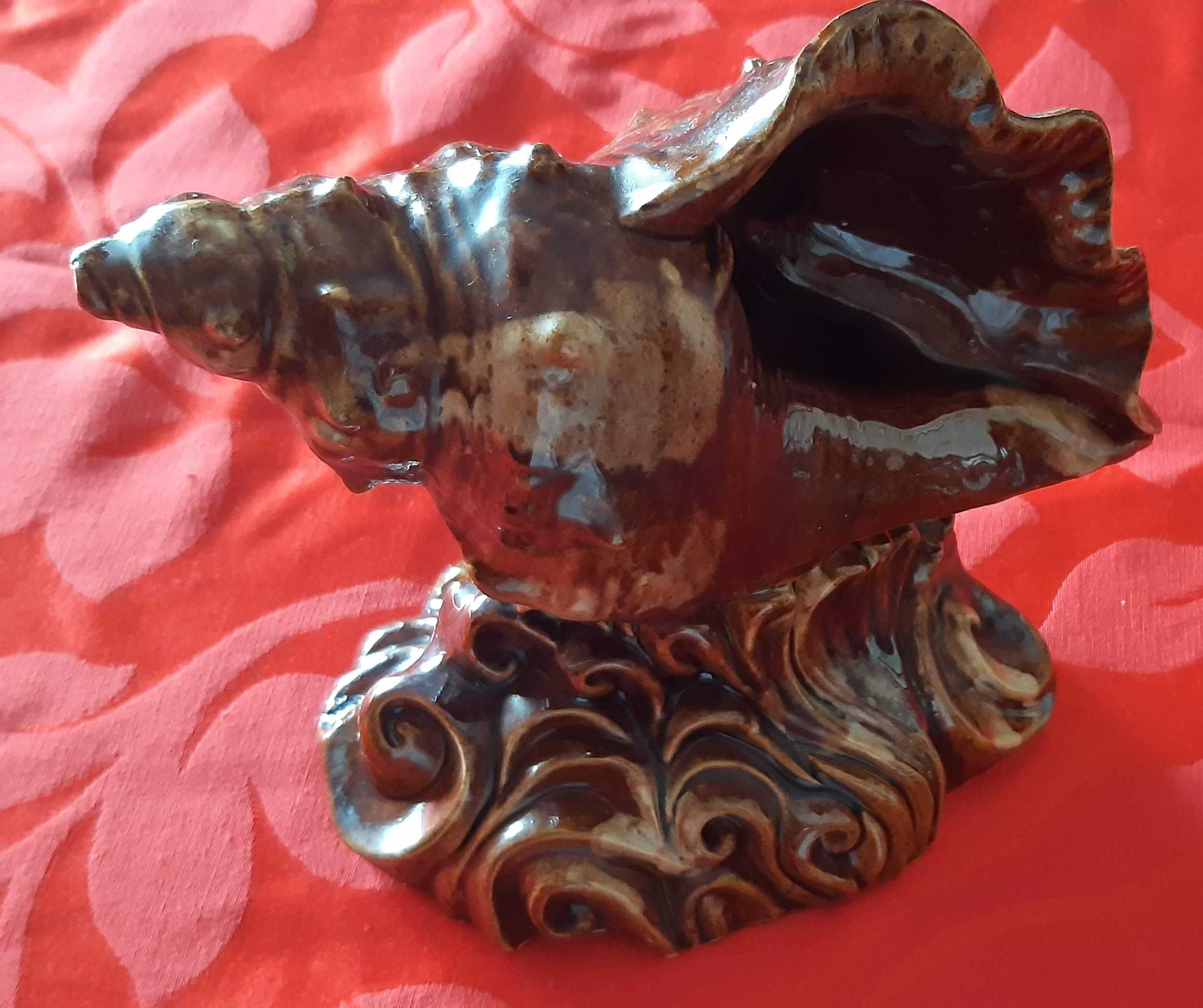 Peça decorativa em cerâmica