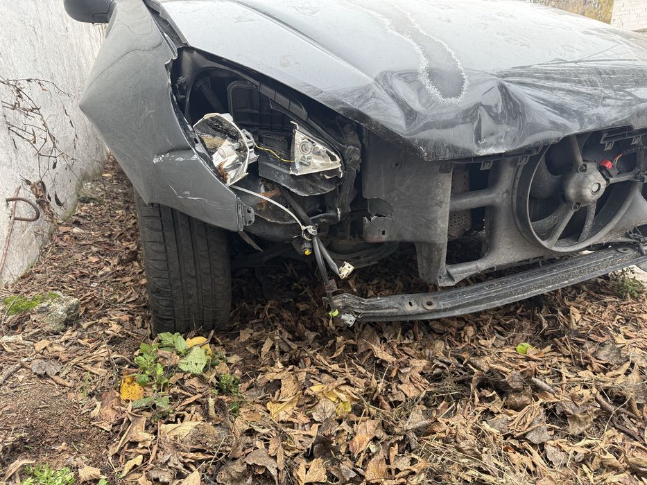 Продам Peugeot 206 1.4 механіка після невеликого ДТП.